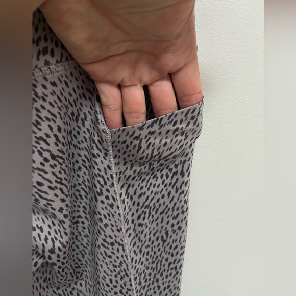 Athleta Salutation 7/8 tights NWT size S - Picture 5 of 6